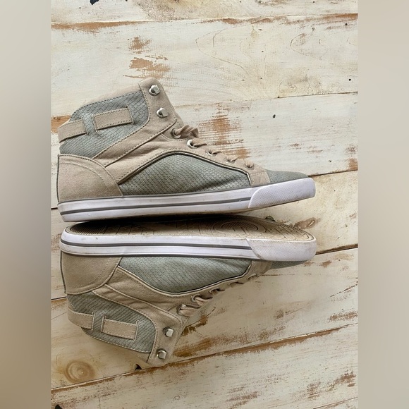 G by GUESS hi-top sneakers GGOPALL 12 womens sz 10 shoes gray tan streetwear EUC - Picture 7 of 14